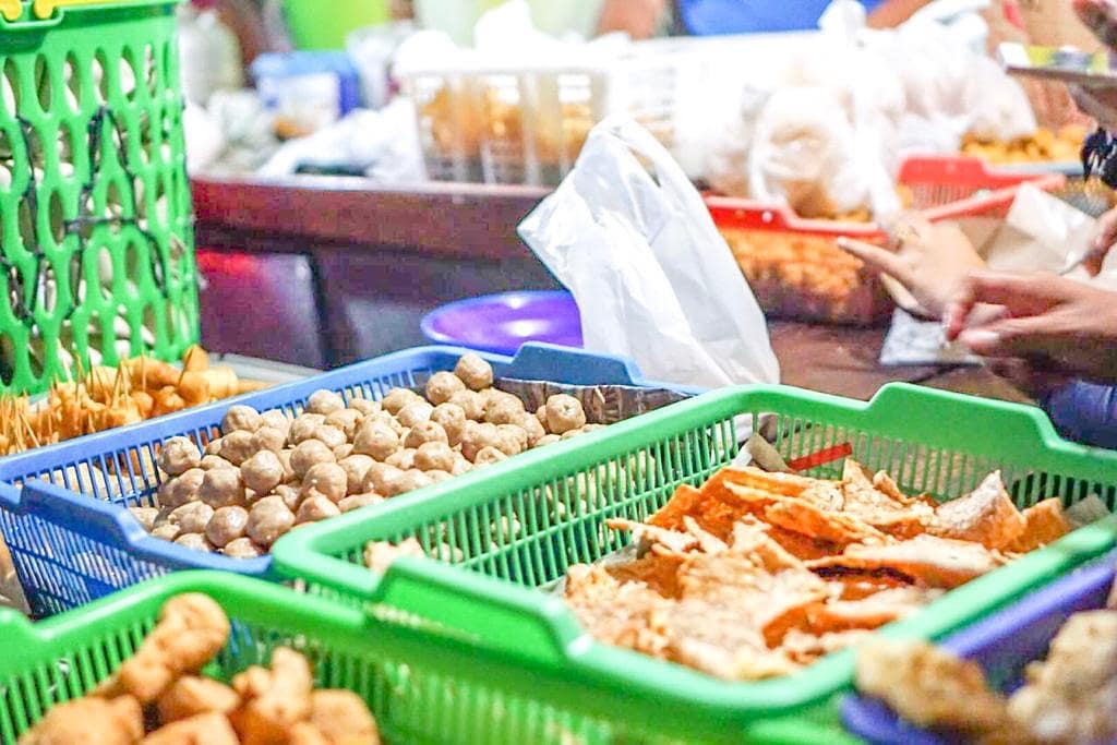 15 Tempat Wisata Kuliner di Semarang yang Populer 11 angkringan-pak-gik