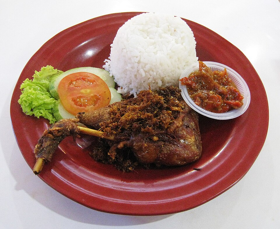 15 Tempat Wisata Kuliner di Semarang yang Populer 8 bebek-goreng