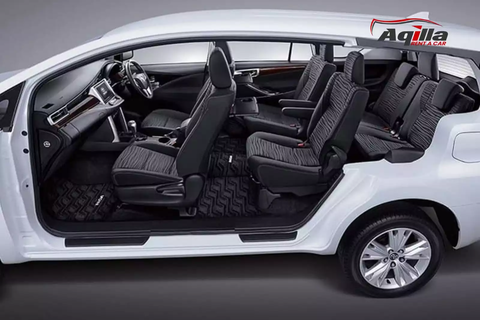 Rental Mobil Innova Interior Luas dan Nyaman untuk Semua Penumpang