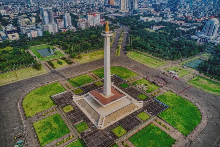 Sewa Mobil City Tour Jakarta