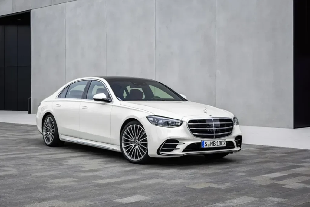 Sewa Mercedes Benz S Class Semarang untuk Tamu Penting