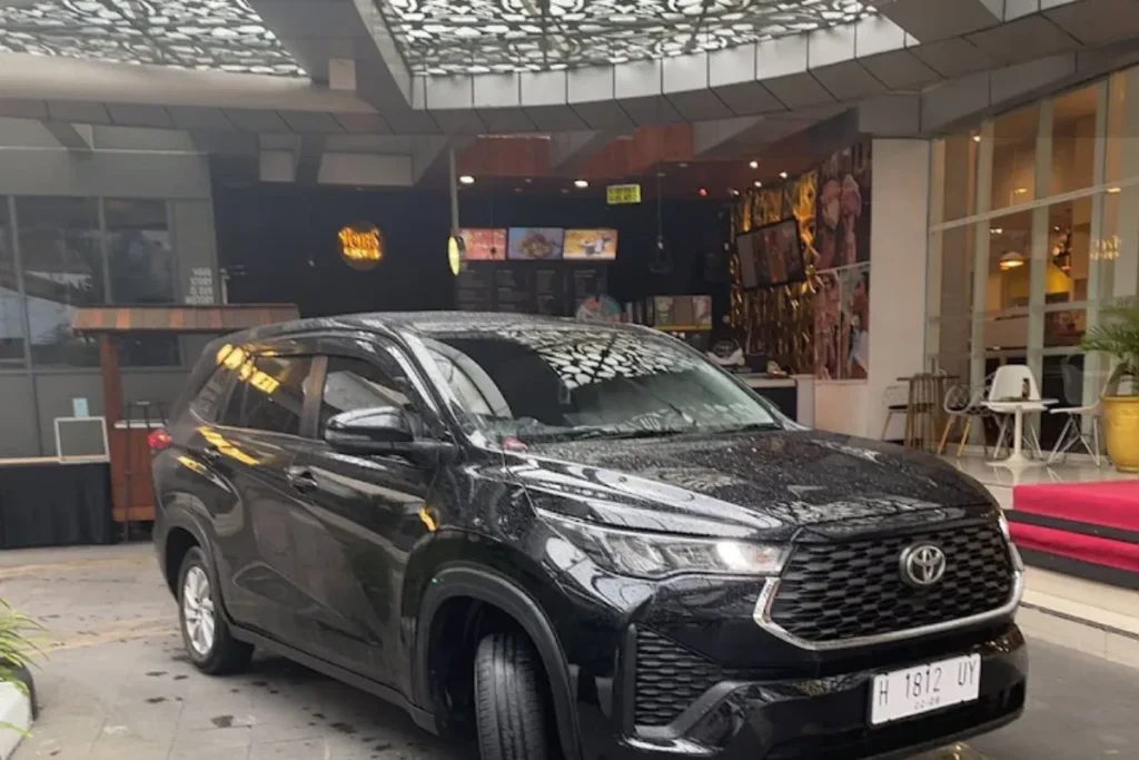 Perbedaan Mobil Manual dan Matic untuk Sewa Harian Anda