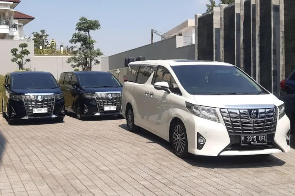 Tips Memilih Alphard untuk Transportasi Acara Eksklusif